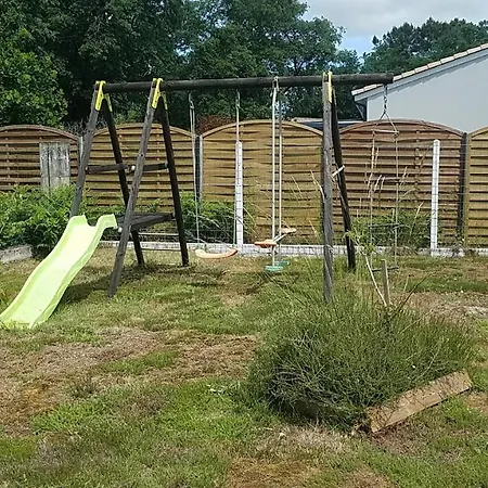 Maison Neuve Au Calme Avec Jardin Holiday home *