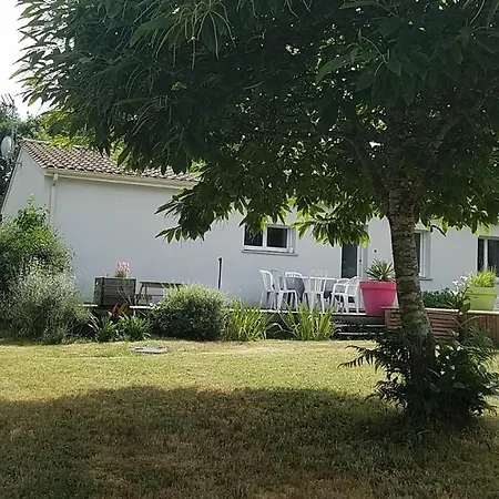 Holiday home Maison Neuve Au Calme Avec Jardin Gaillan-en-Medoc
