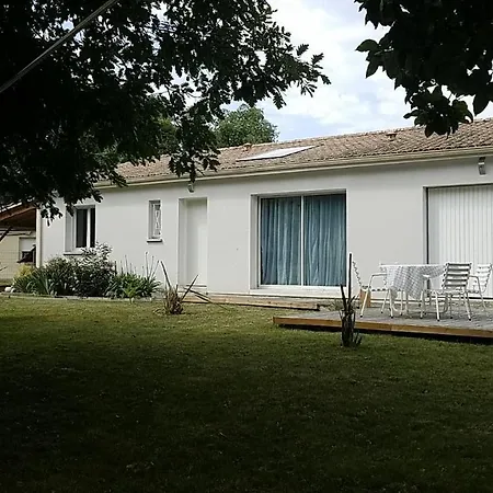 Maison Neuve Au Calme Avec Jardin